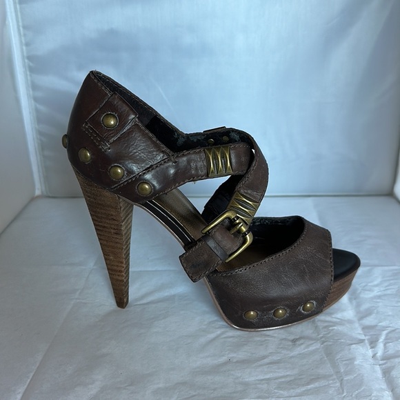 Guess Brown Platform Sandals - Picture 10 of 10